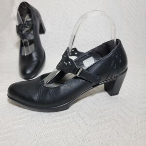 Naot Amato Black Leather Pump Maryjane‎ Size EU 38 US 7-7.5 EUC Retro